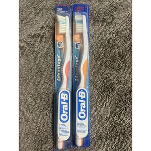 NEW!‎ ORAL-B ADVANTAGE TOOTHBRUSH (SOFT) *2002*